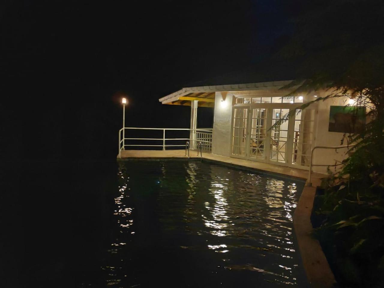 Royal River Resort Kitulgala Eksteriør bilde